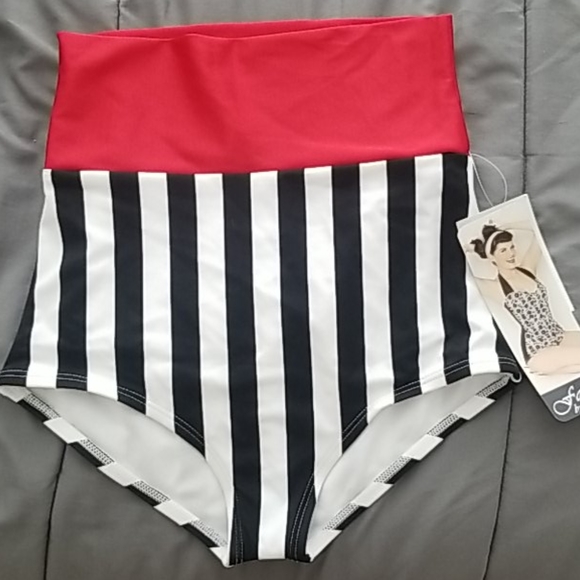 Fables by Barrie Sandy Bottom Size Small - Picture 2 of 2